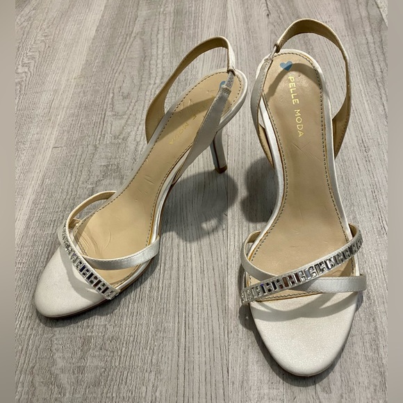 NWOT Pelle Moda Metallic Suede Leather Crystal Embellished Slingback Heels. Sz 8 - Picture 2 of 6